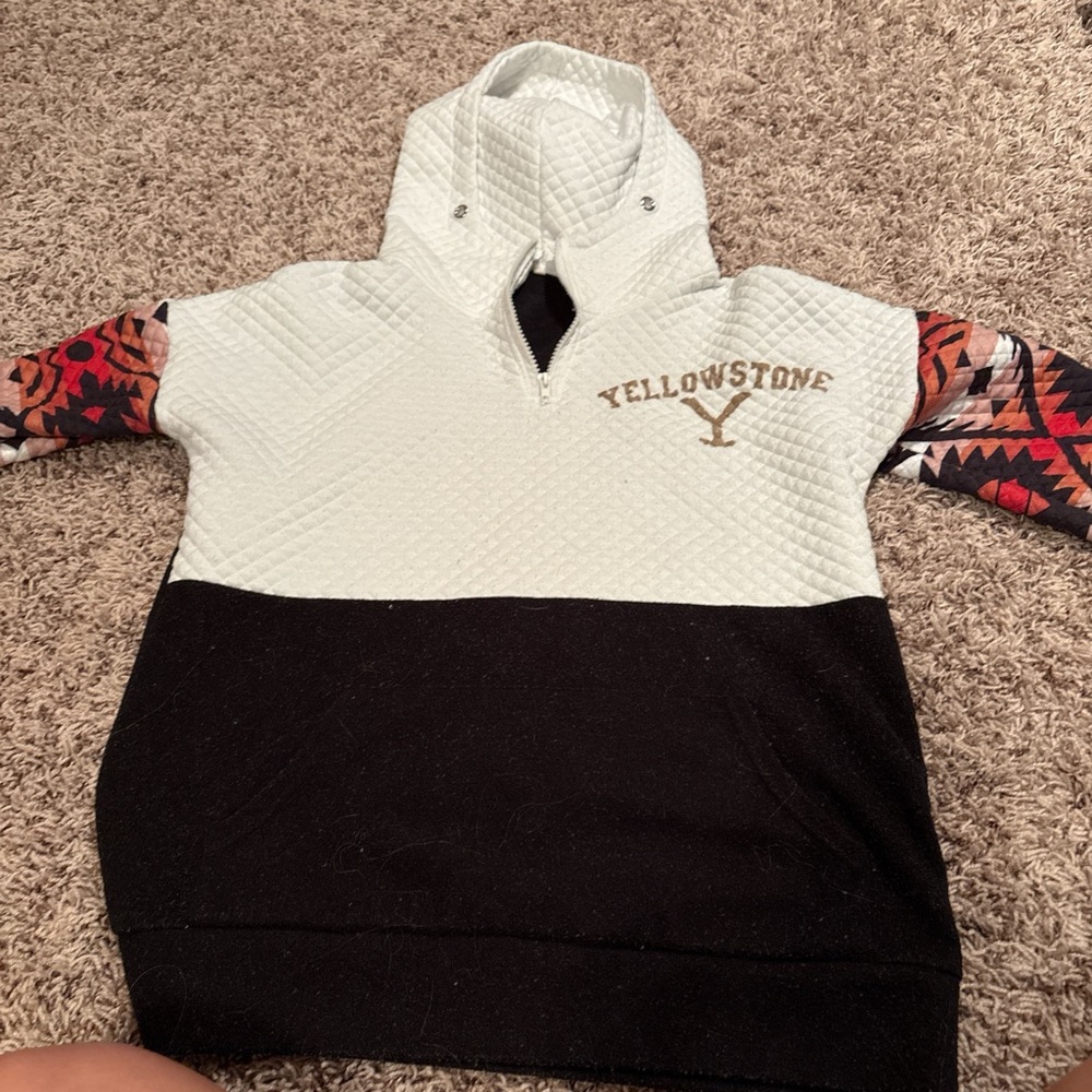 Yellowstone Women's Black and White Hoodie